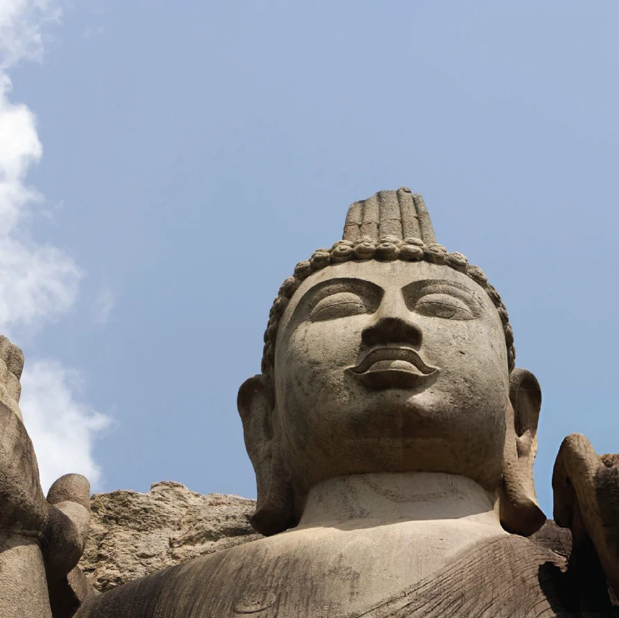 aukana standing budda statue sri lanka