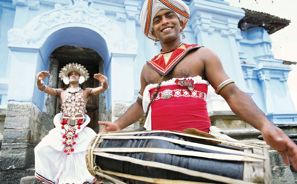 portrait-of-kandyan-dancers