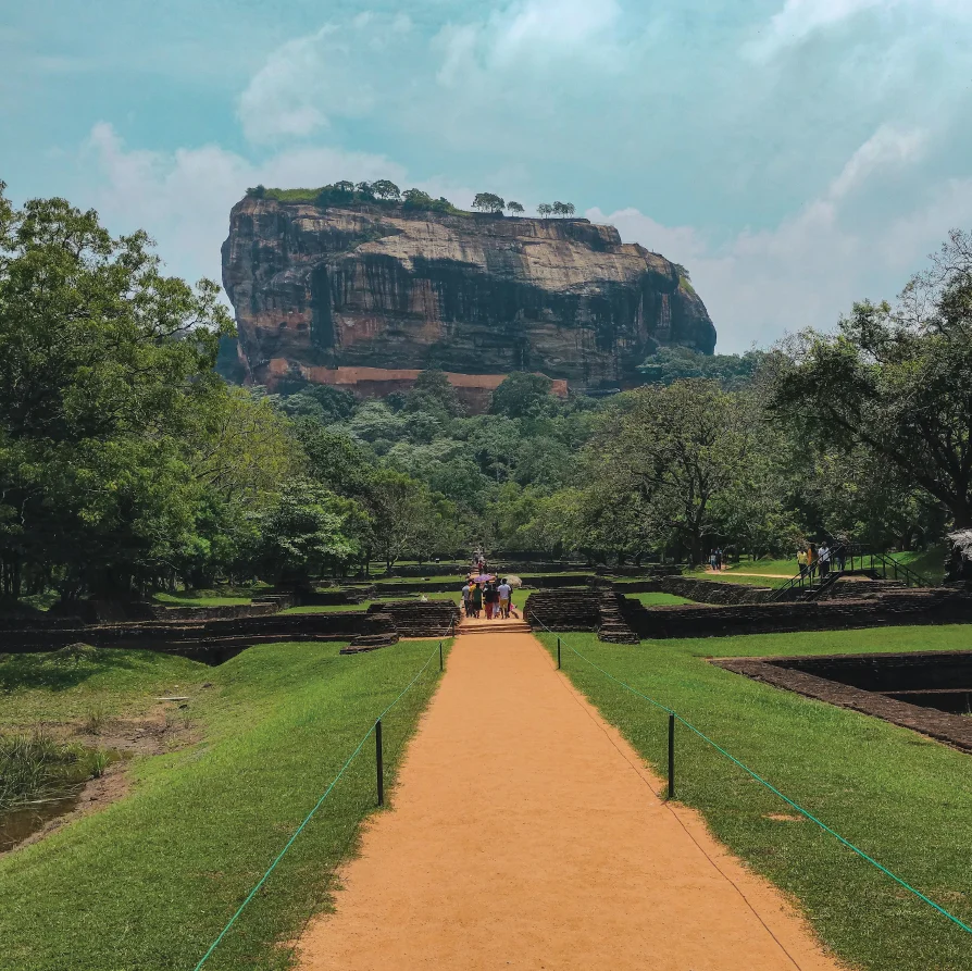 sigiriya-rock-fortress