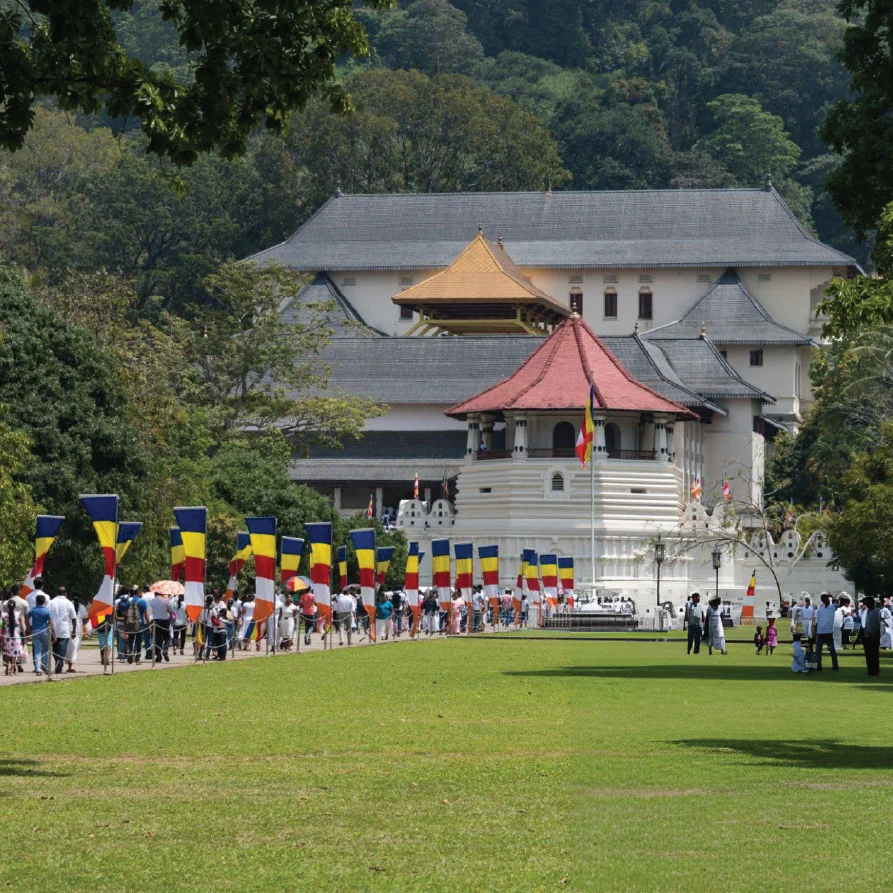 temple-of-tooth-kandy-sri-lanka